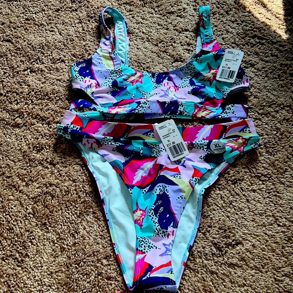 Women’s swimwear